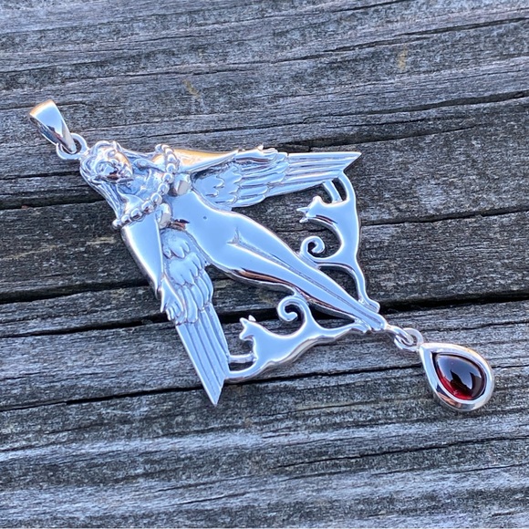 Large Freya Viking Goddess Pendant in .925 Sterling Silver with Garnet drop - Picture 10 of 13